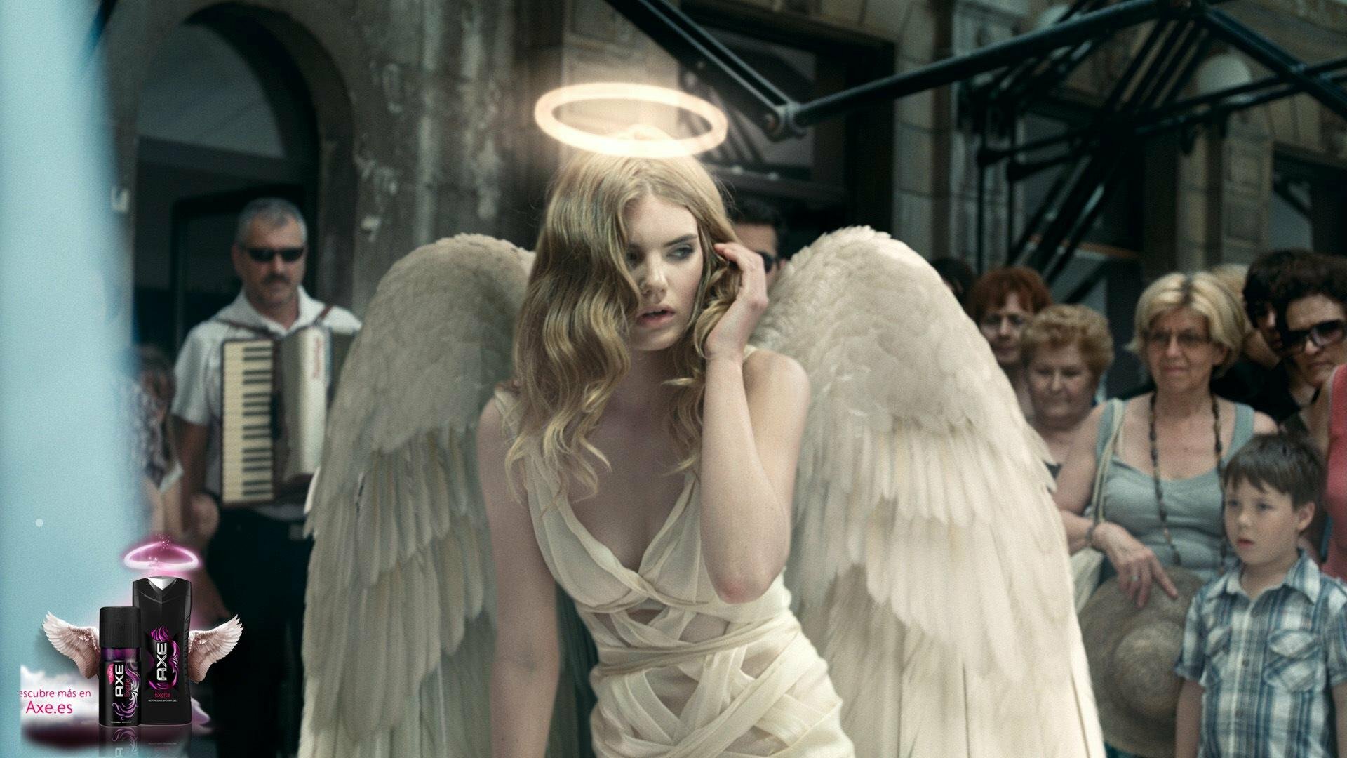 Вкусные формы ангела и демона в женском обличае - секс фото 