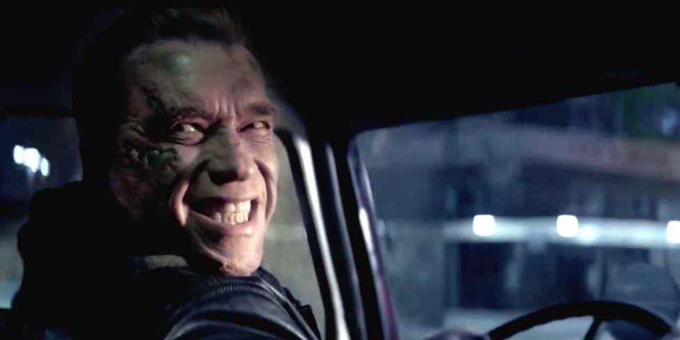 Her skræmmer Arnold livet af sine fans - som The Terminator
