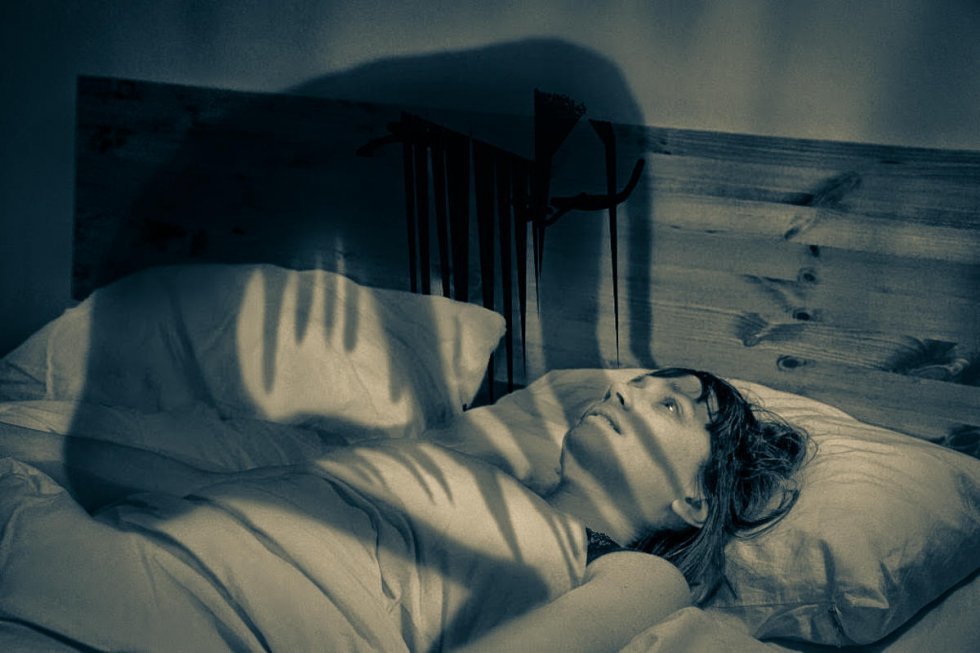 M!s læsere fortæller om søvnparalyse: "Jeg føler, at skyggemanden knuser mine fødder"