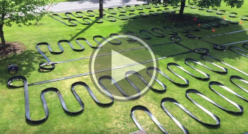 Se videoen: Verdens længste hot wheels-racerbane vil gøre dig nostalgisk