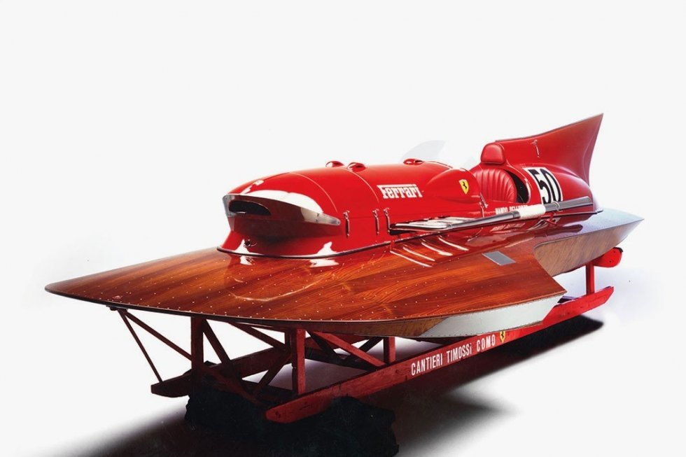 Nu kan du købe verdens eneste Ferrari-drevne båd: Ferrari Arno XI