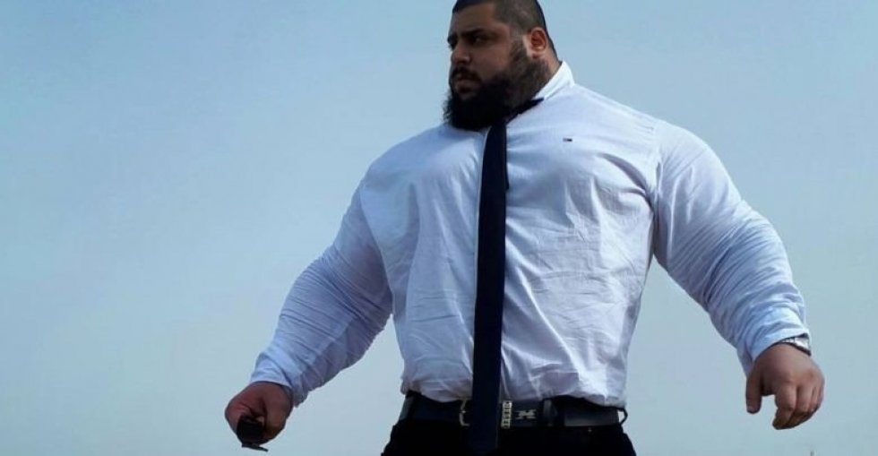 Den Iranske Hulk leder efter en modstander, der tør møde ham i bokseringen