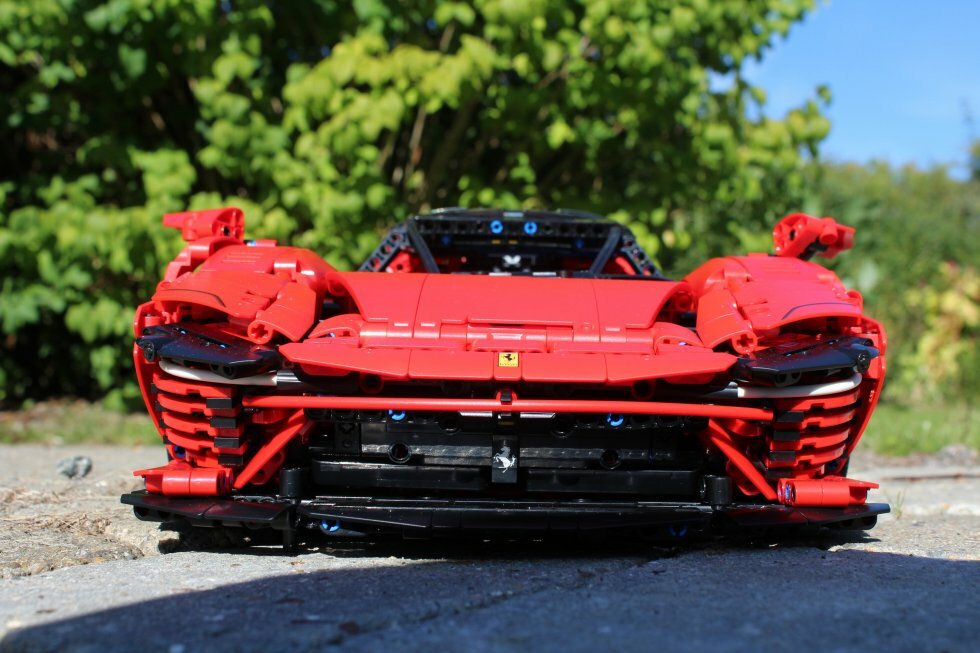 LEGO Ferrari Daytona SP3 er et sanseberusende tidsfordriv