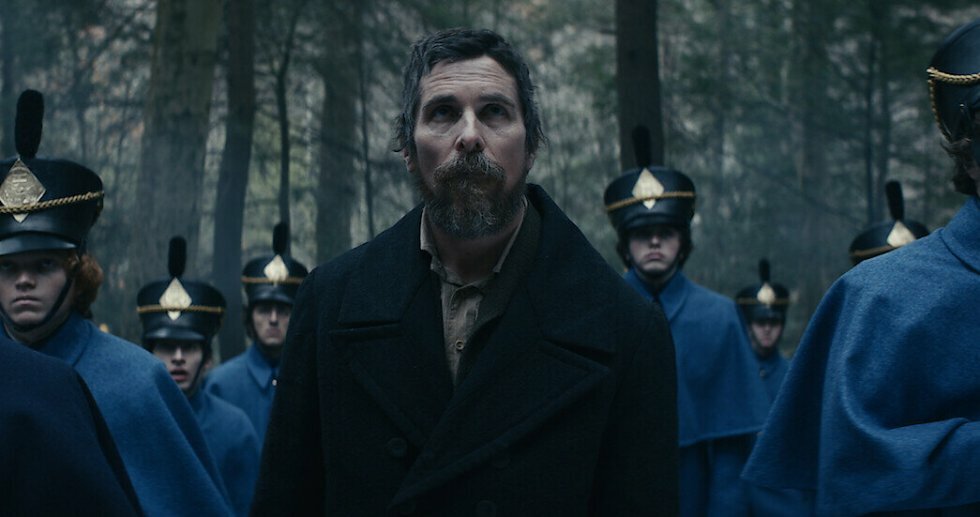 Christian Bale som mordetektiv i 1830'erne: Første trailer til The Pale Blue Eye
