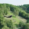 Sindssygt: Her laver mand verdens første bungee jump nogensinde - UDEN ELASTIK