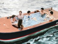 Spabads-båden er det eneste du skal eje hvis du vil være sommerens konge blandt dine venner