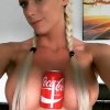 Forsidejagten: Tror du, at Katja kan holde en cola mellem brysterne?