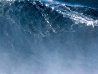Rodrigo Koxa slår verdensrekorden for surfing på den højeste bølge nogensinde