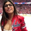 Mia Khalifa skal have ny brystoperation efter hockey puck punkterede hendes implantat