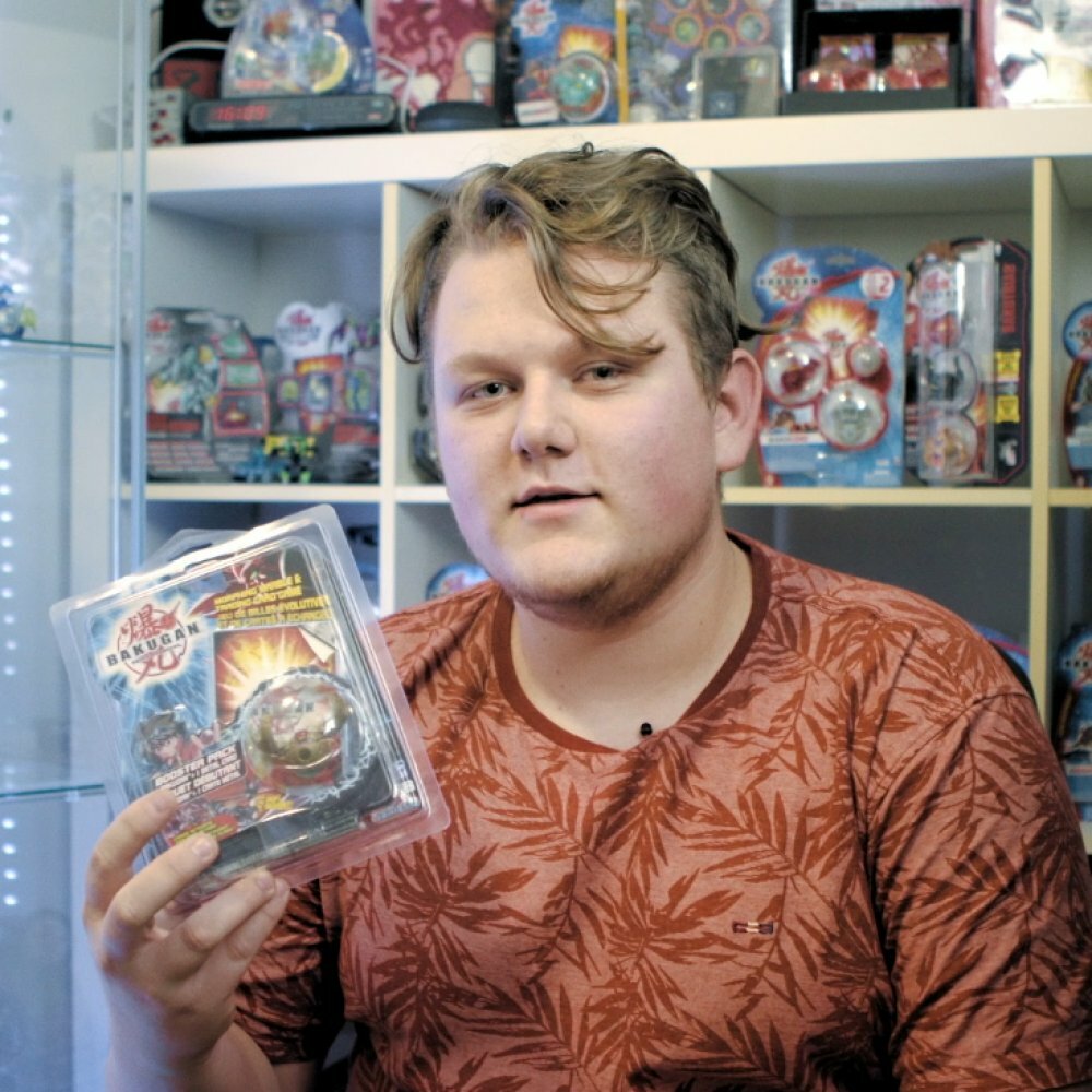 20-årige Emil købte sjælden japansk legetøjsfigur for 20 kr.: I dag den 3.000 kr. | Magasinet M!