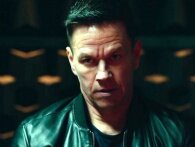 Første trailer til Infinite: Mark Wahlberg reinkarneres igen og igen for at uddele bøllebank