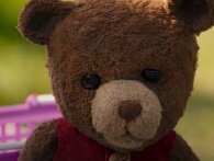 Første trailer til Imaginary er Ted i gyserudgave