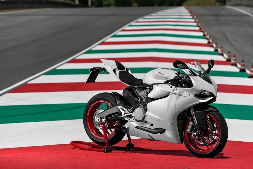 Ducati 899 Panigale - sex på to hjul