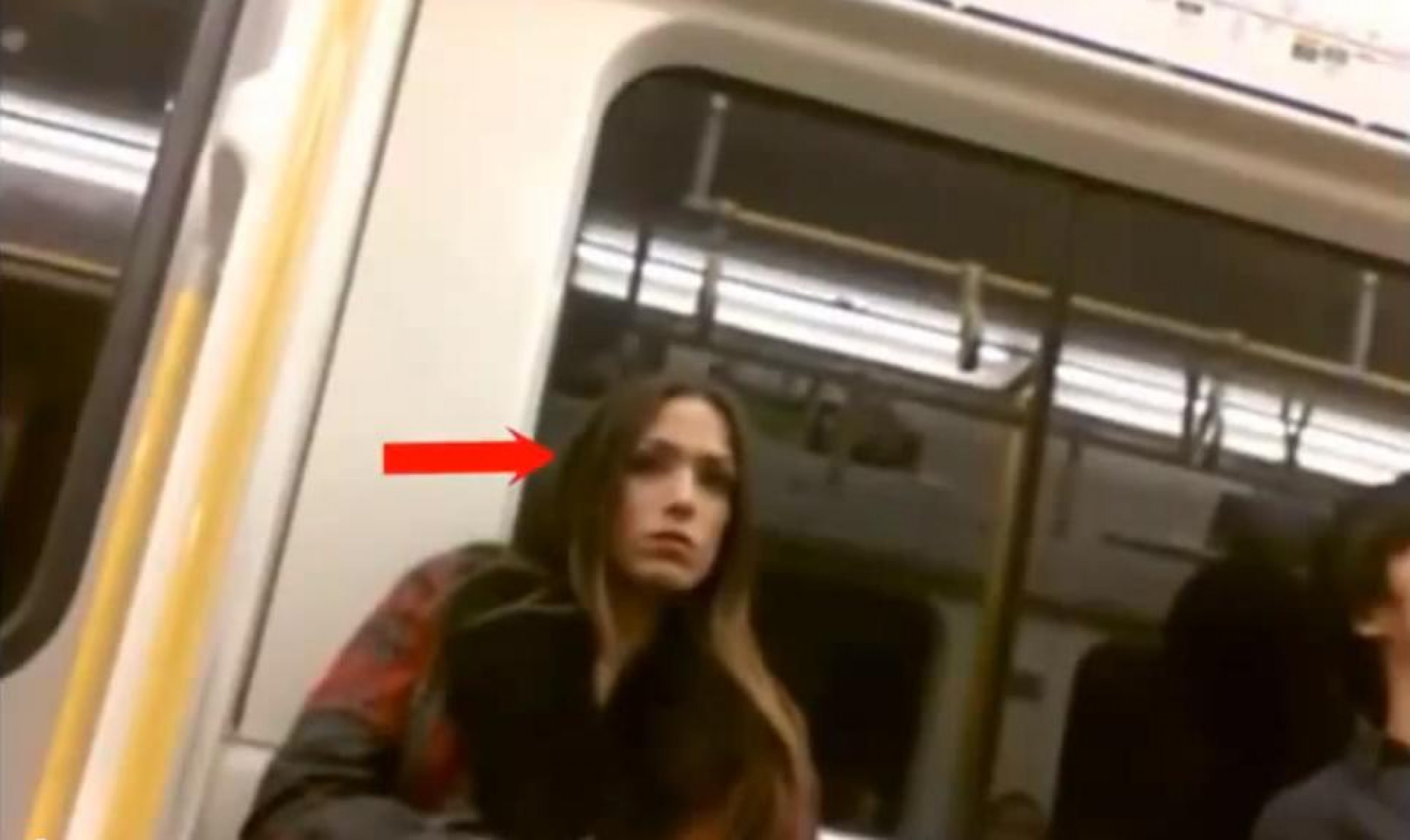 реакция женщин на член в метро фото 3