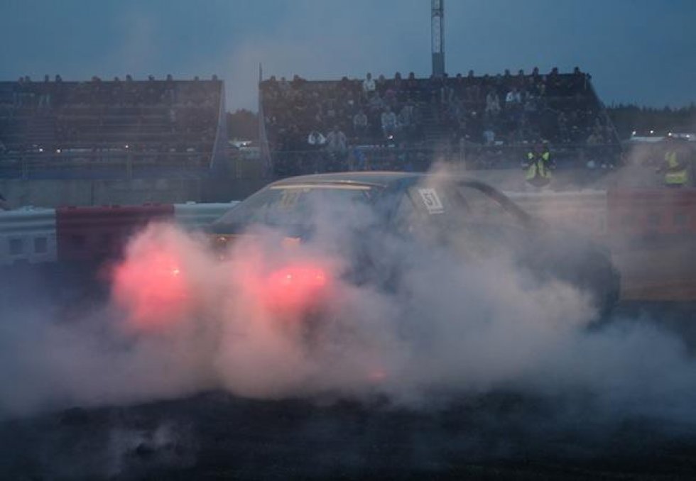 Verdensrekord: Danskere brænder 492 dæk af på samme tid