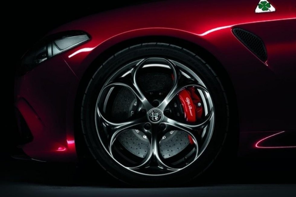 Se billederne af den nye lynhurtige Alfa Romeo Quadrifoglio Verde