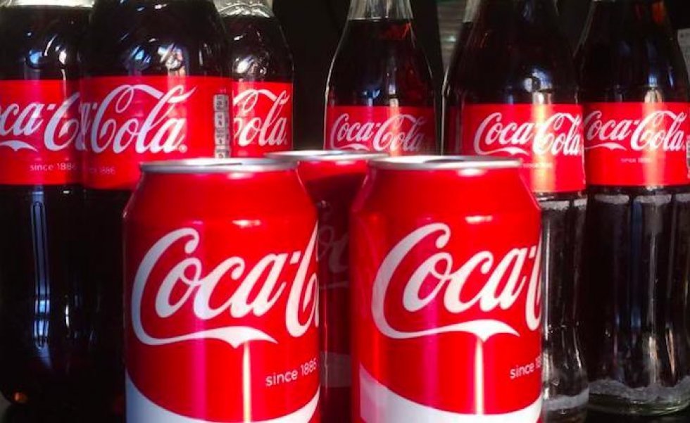 M! tester: Coca-Cola på dåse, plastik- eller glasflaske?