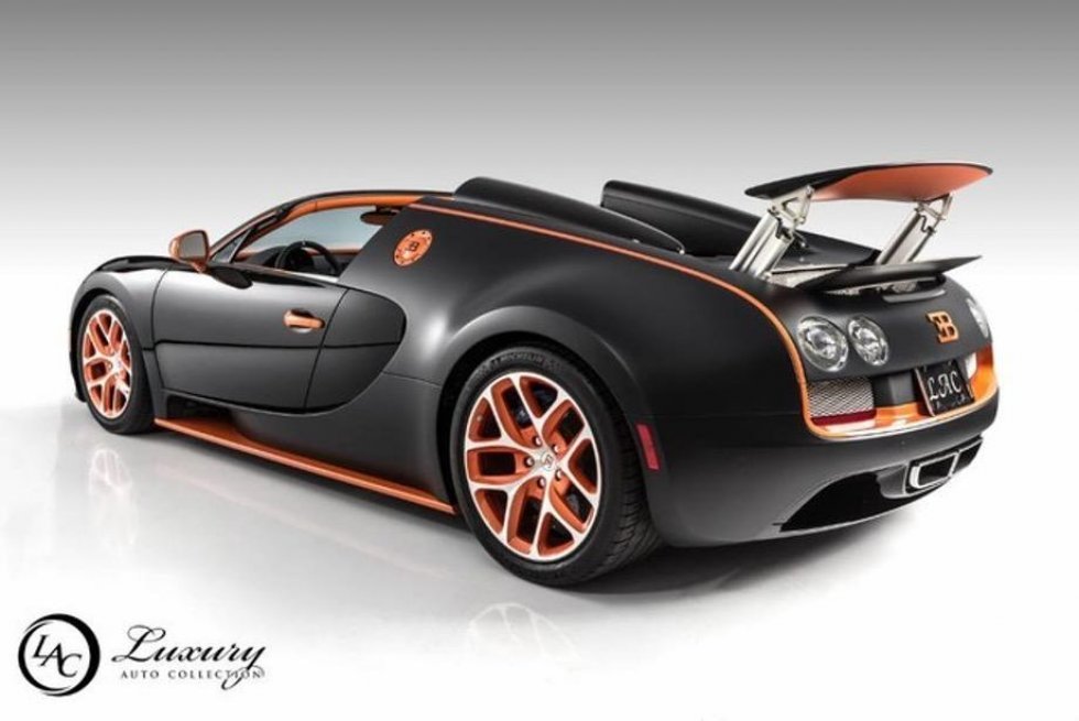 Boksestjerne sælger sine to Veyron's for over 40 mio. kroner