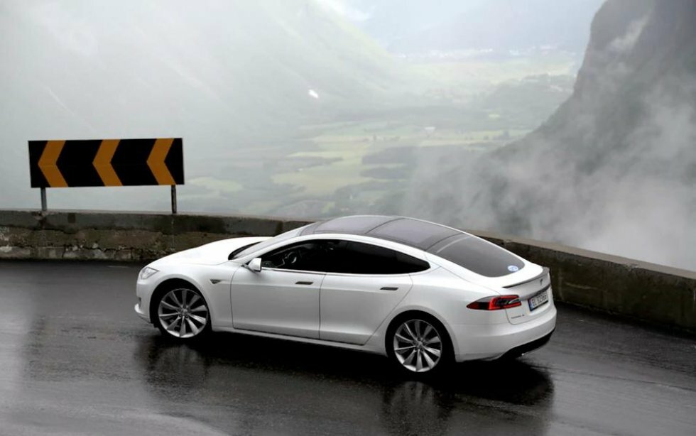 Tesla Autopilot 8.0 er klar - se de nye selvkørende funktioner! 