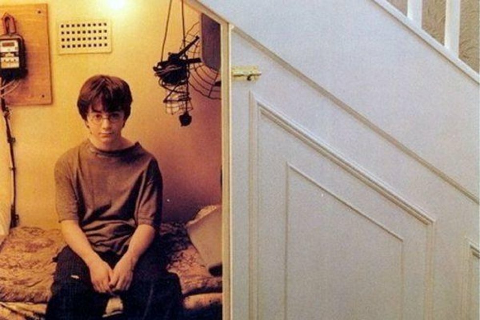 Harry Potter-fans kan nu bo i det famøse skab under trapperne - men det er IKKE billigt