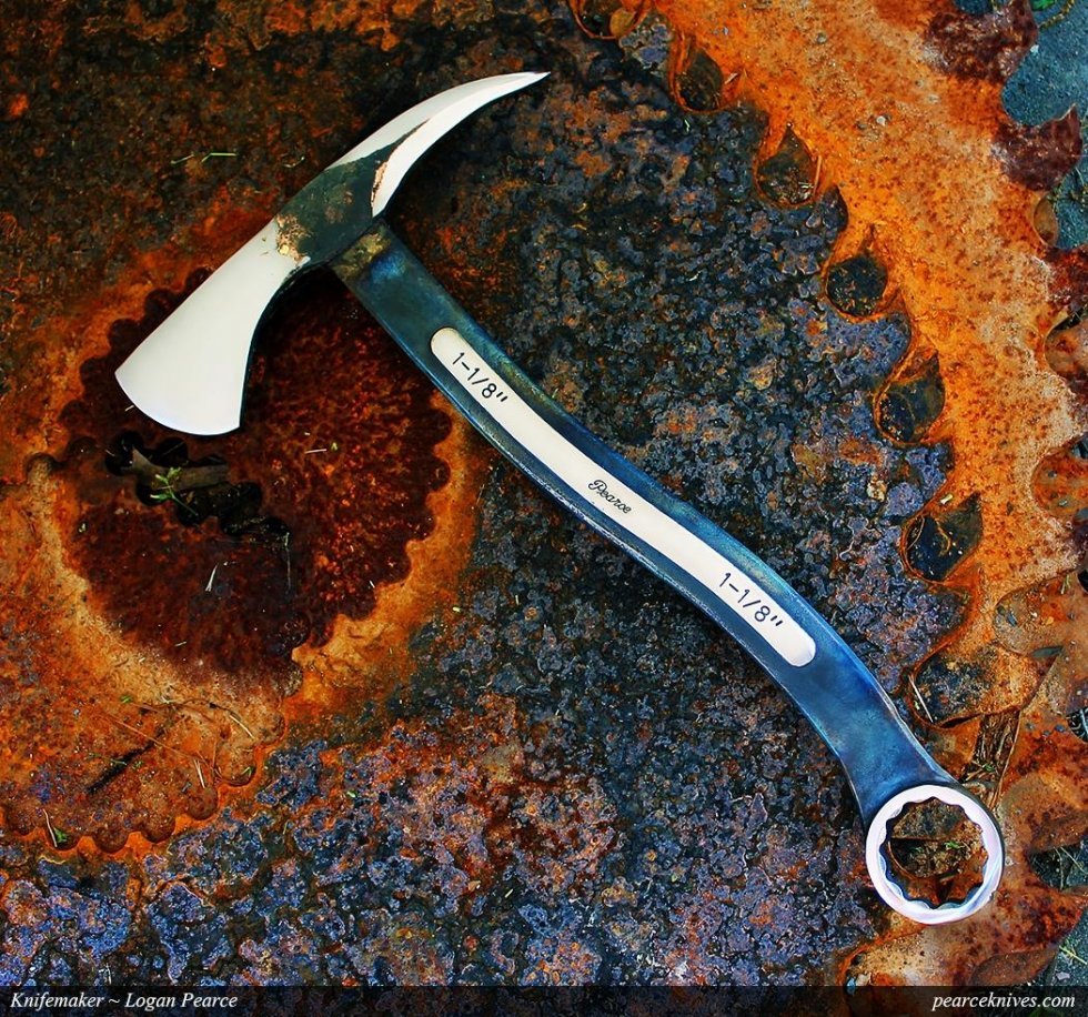 Denne tomahawk er lavet ud af en svensknøgle og er den perfekte tilføjelse til værktøjskassen