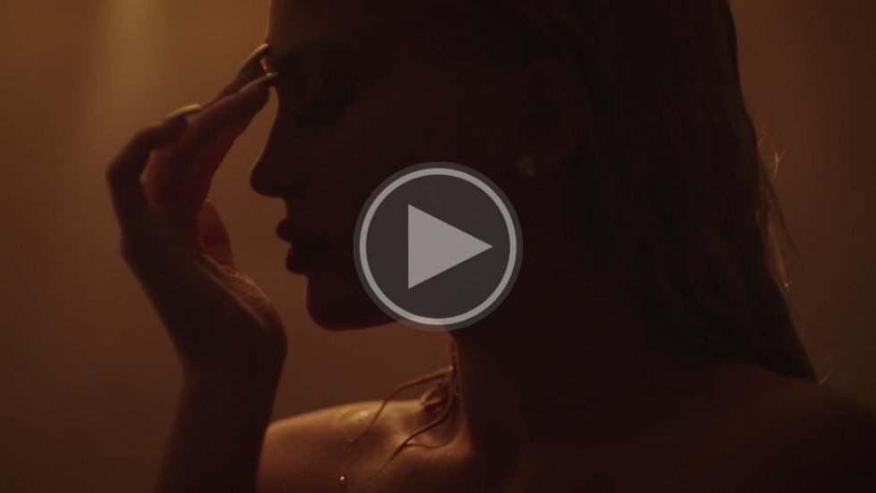 Video: Her efterlade uhyre frække Kylie Jenner meget lidt til fantasien