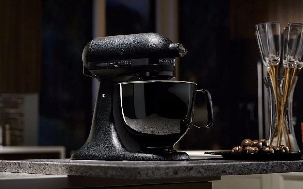KitchenAid forkæler kræsne gastromænd med deres nye sorte Limited Edition