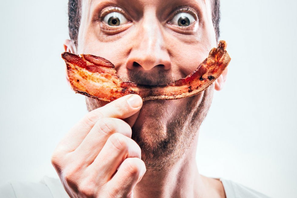 Nyt studie: Folk der spiser kød er lykkeligere end vegetarer og veganere