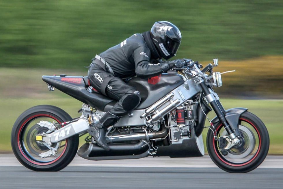 Se verdens hurtigste motorcykel med en vanvittig turbine-motor blæse sig gennem rekordturen
