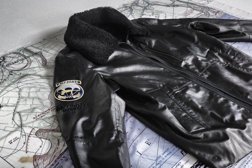 The Airborne Leather Jacket - Call of Duty lancerer limiteret kollektion med svensk streetwear mærke