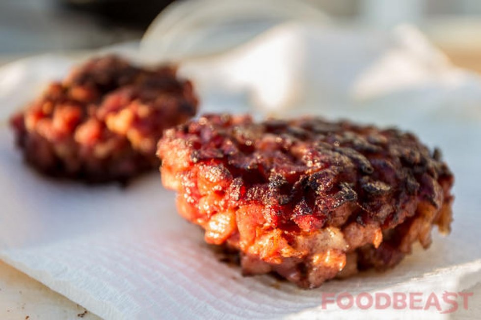 Foodbeast - Vi tog fejl: HER er den ultimative bacon-burger