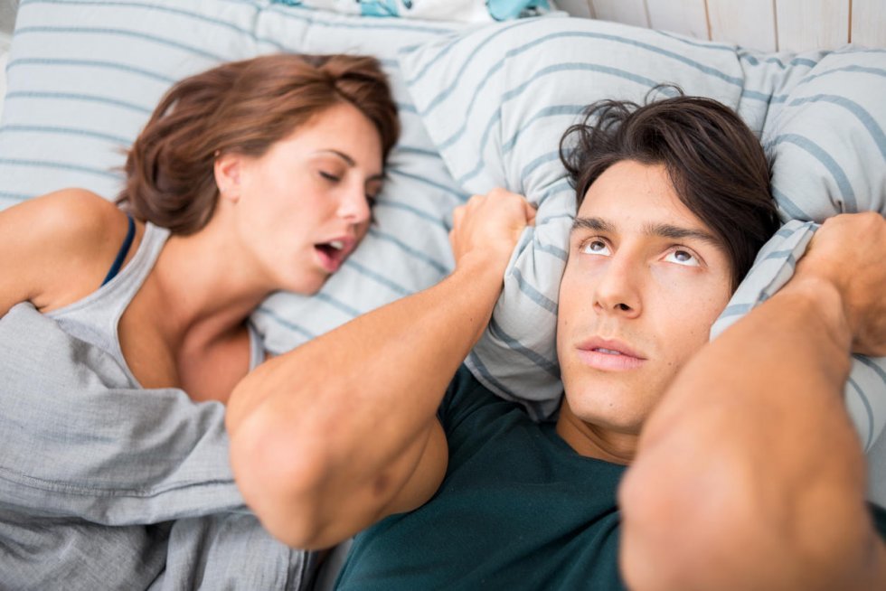 Snorker din kæreste? Her er 5 tips til hvordan du kan stoppe det