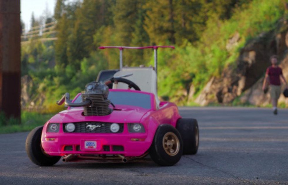 Et par drengerøve har skabt verdens hurtigste Barbie-bil