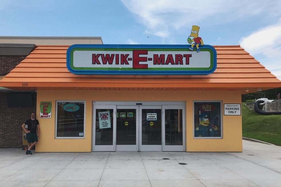 The Simpsons åbner verdens første Kwik-E-Mart i USA