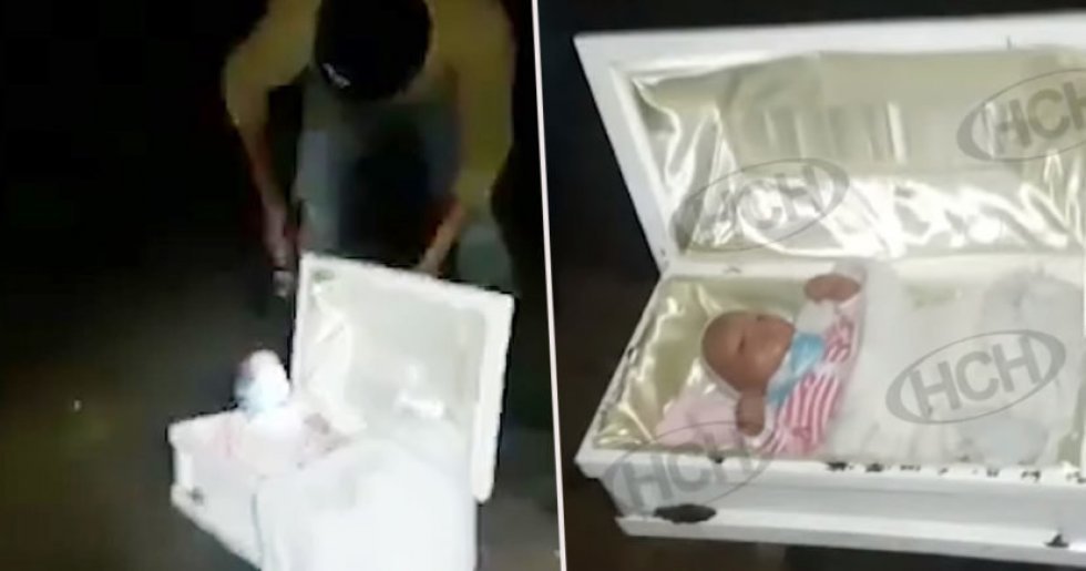 Sørgende far graver sin afdøde babys kiste op - opdager, at der ligger en dukke i stedet