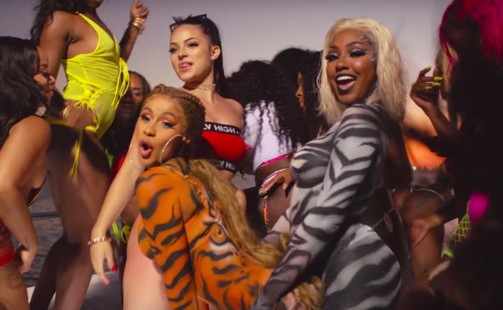 Bodypaint og velformede bagdele: Cardi B og City Girls genopliver twerking i fræk musikvideo