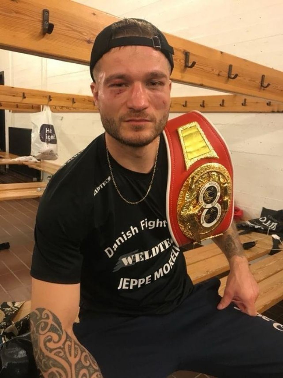 Weekendens sejrherre! - Dansk boksetalent Jeppe Morell vandt IBF Baltic-titlen i weekenden