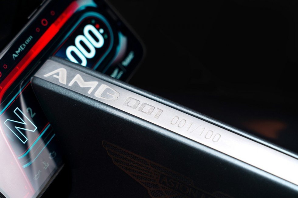 Aston Martin har lanceret deres første motorcykel AMB 001