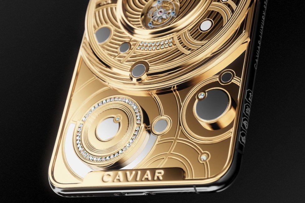 Caviar lancerer Iphone-cover lavet af et halv kilo guld med 137 diamanter
