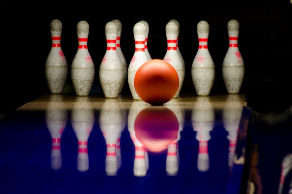 Drik dig fuld til rød kegle: Ingeniør har opfundet en bowlingkugle med strike-garanti