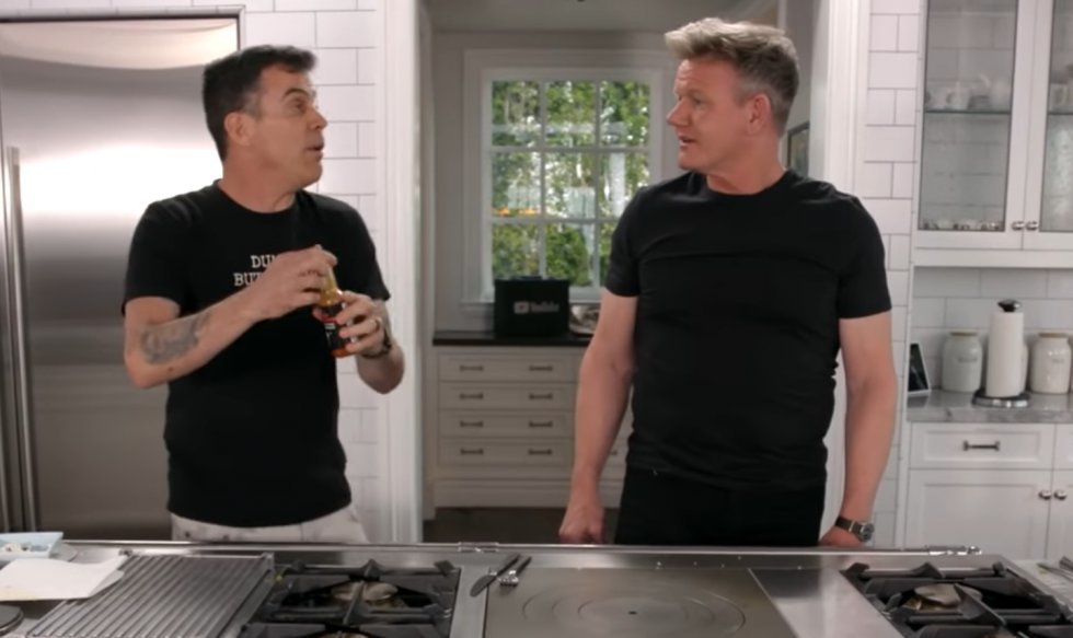 Steve-O besøger Gordon Ramsays køkken, hvor han selvfølgelig hælder chilisovs i sit øje