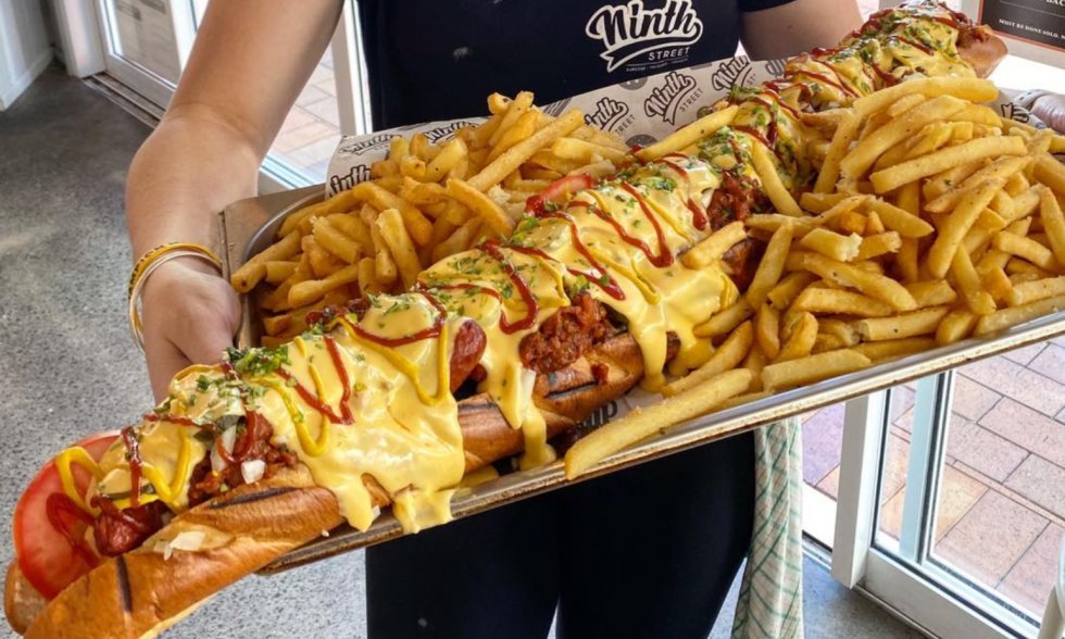 3 kg hotdog-udfordring: Hvem kan æde den?