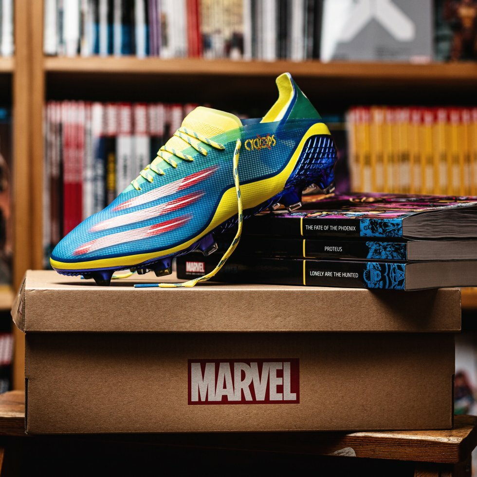 Bliv en superhelt på fodboldbanen med de nye fodboldstøvler fra Marvel og Adidas