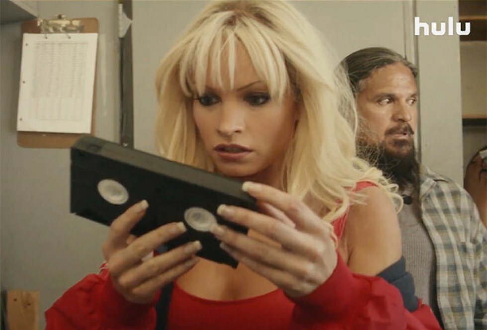 Filmen om Pamela Andersons famøse sextape har fået sin første trailer