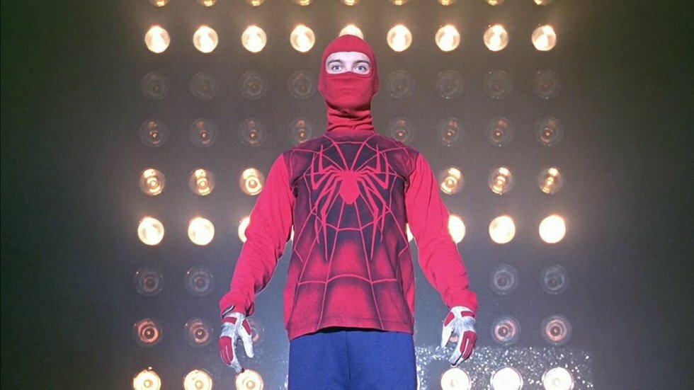 Tom Holland får fans til at gå amok ved at poste billede af Tobey Maguires Spider-Man