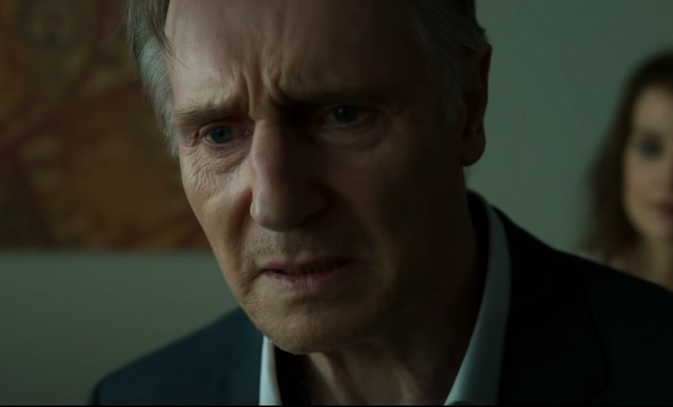 Første trailer til Memory: Liam Neeson uddeler tørre tæsk som rutineret lejemorder