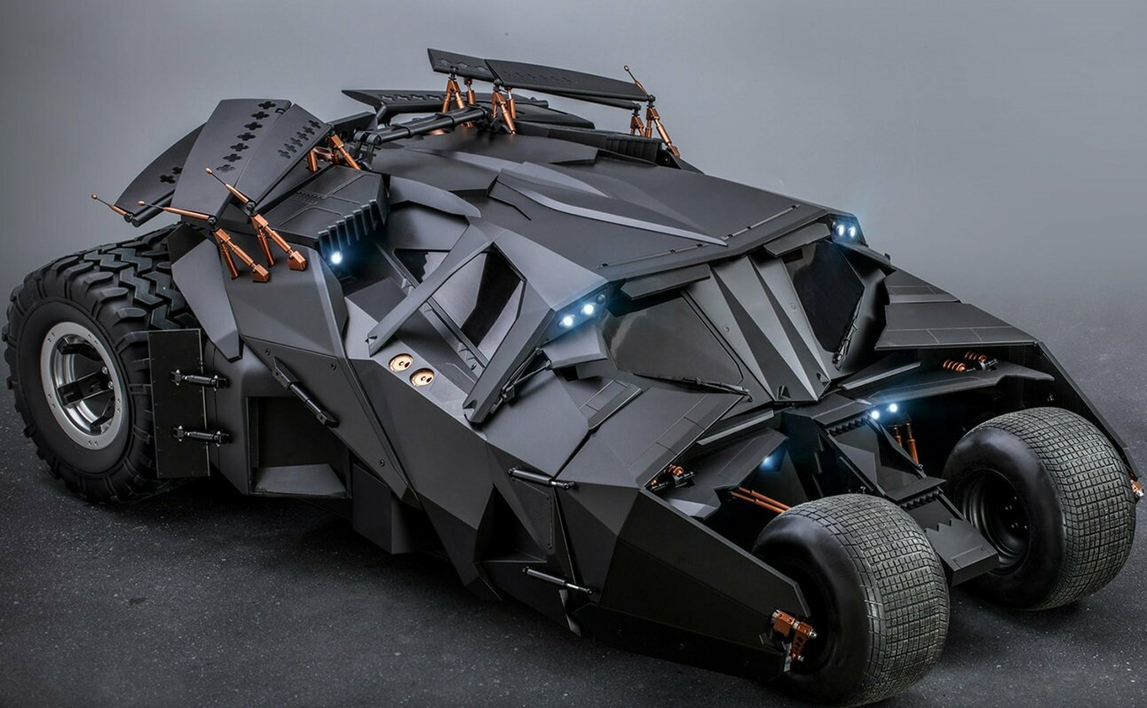 Batman batmobile. Бэтмен 2022 Бэтмобиль. Бэтмен темный рыцарь Бэтмобиль. Модель hot Toys Бэтмобиль. Тёмный рыцарь бетмабиль.