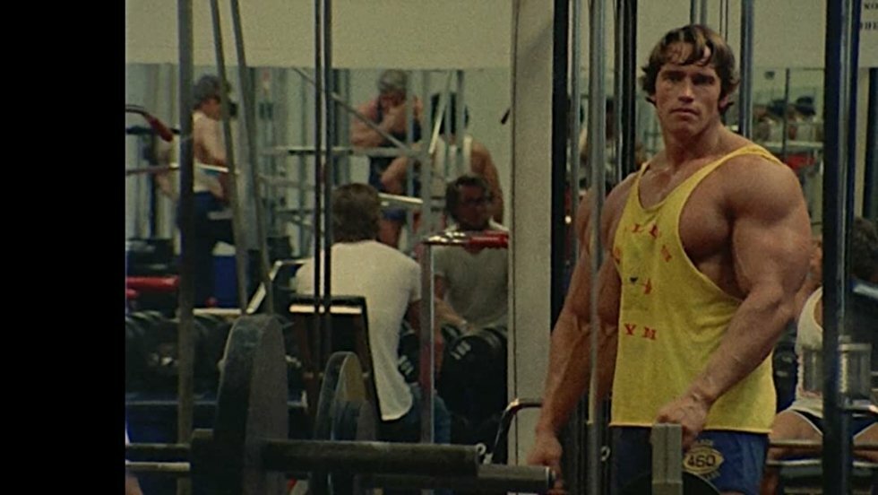 Schwarzenegger deler sit ikoniske 1977-hjemmetræningsprogram