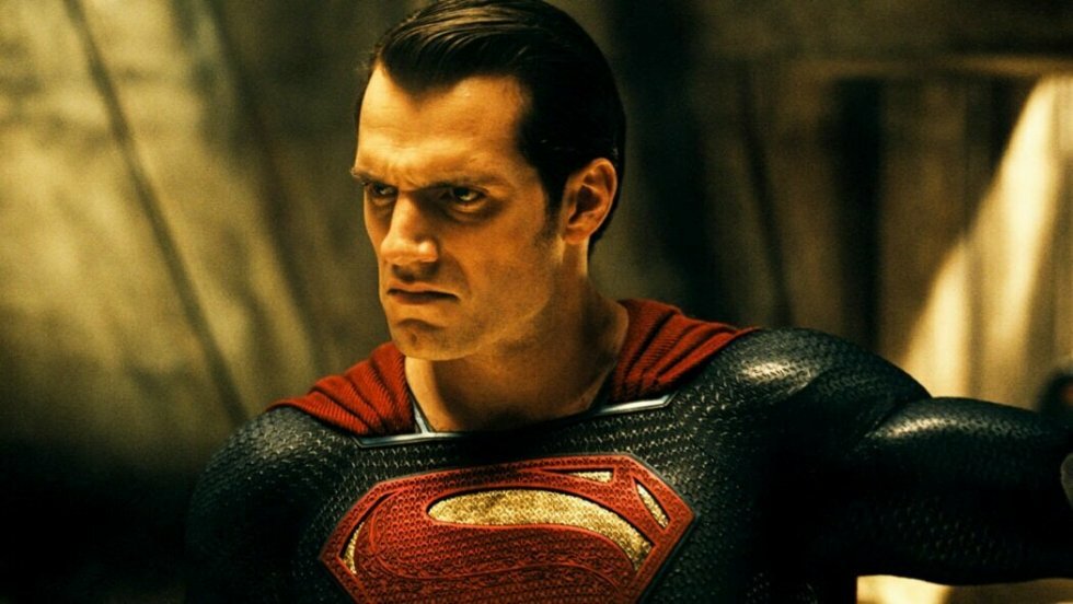 Henry Cavill bekræfter endeligt, at han vender tilbage som Superman