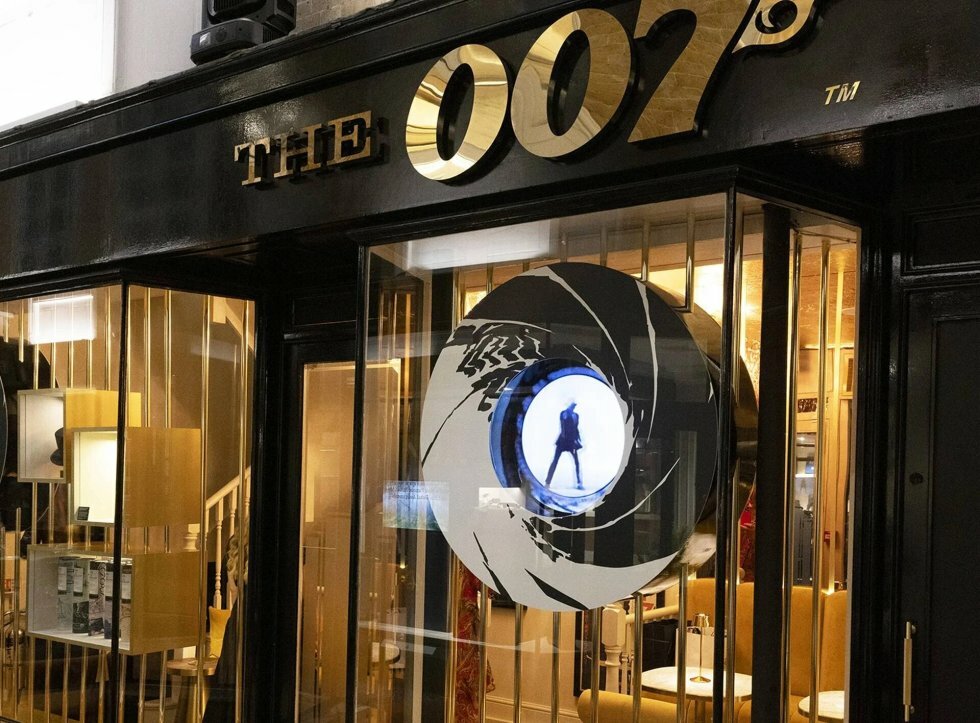 Verdens første officielle James Bond-bar er åbnet i England